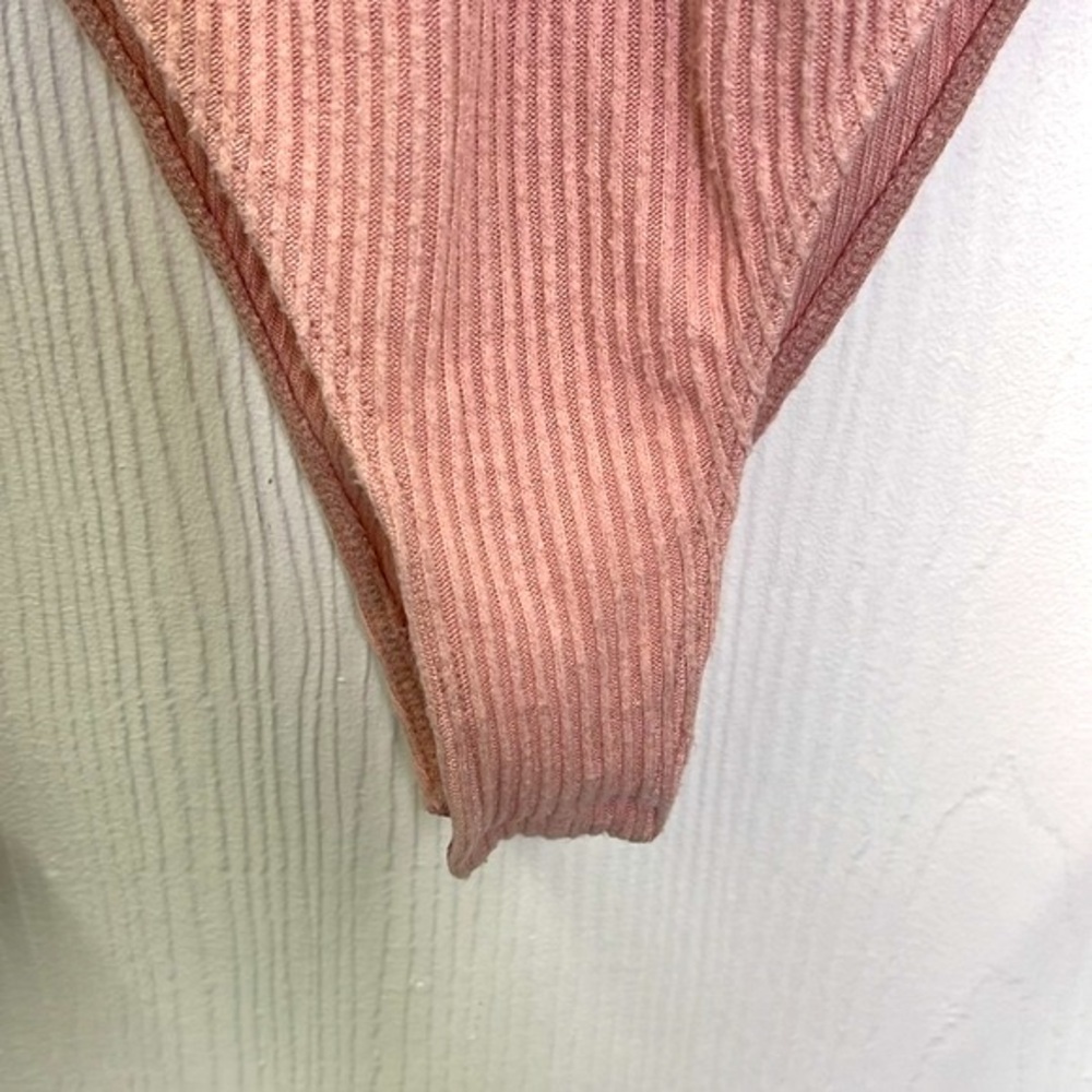 Free People - Cozy Up With Me Pink Salt Ribbed Long Sleeve Deep V Bodysuit Small - Picture 8 of 12